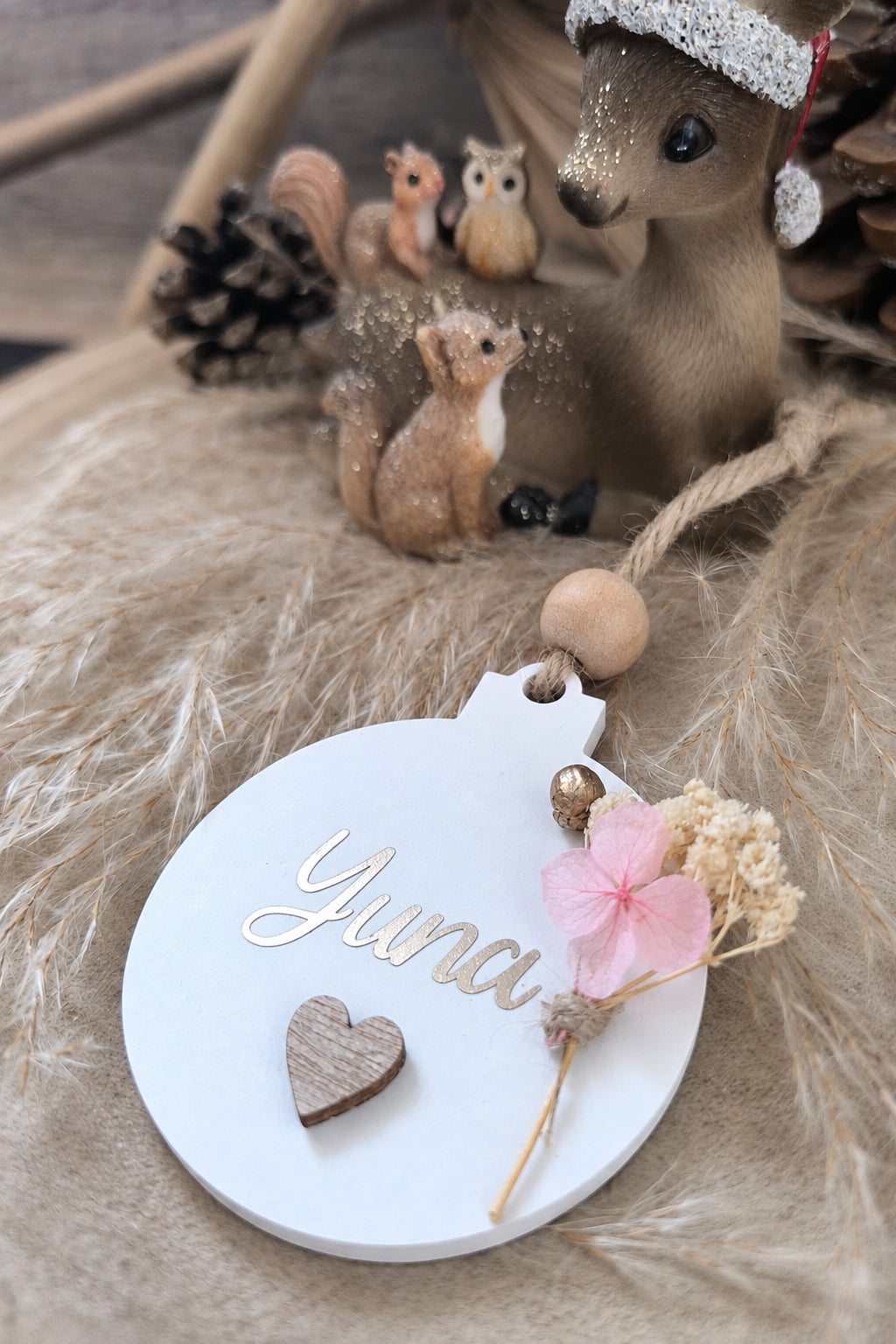 Boule de Noël personnalisée en fleurs séchées – Décoration de sapin
