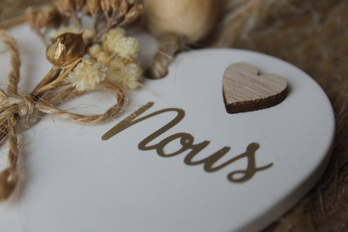 Cœur suspendu personnalisé en fleurs séchées
