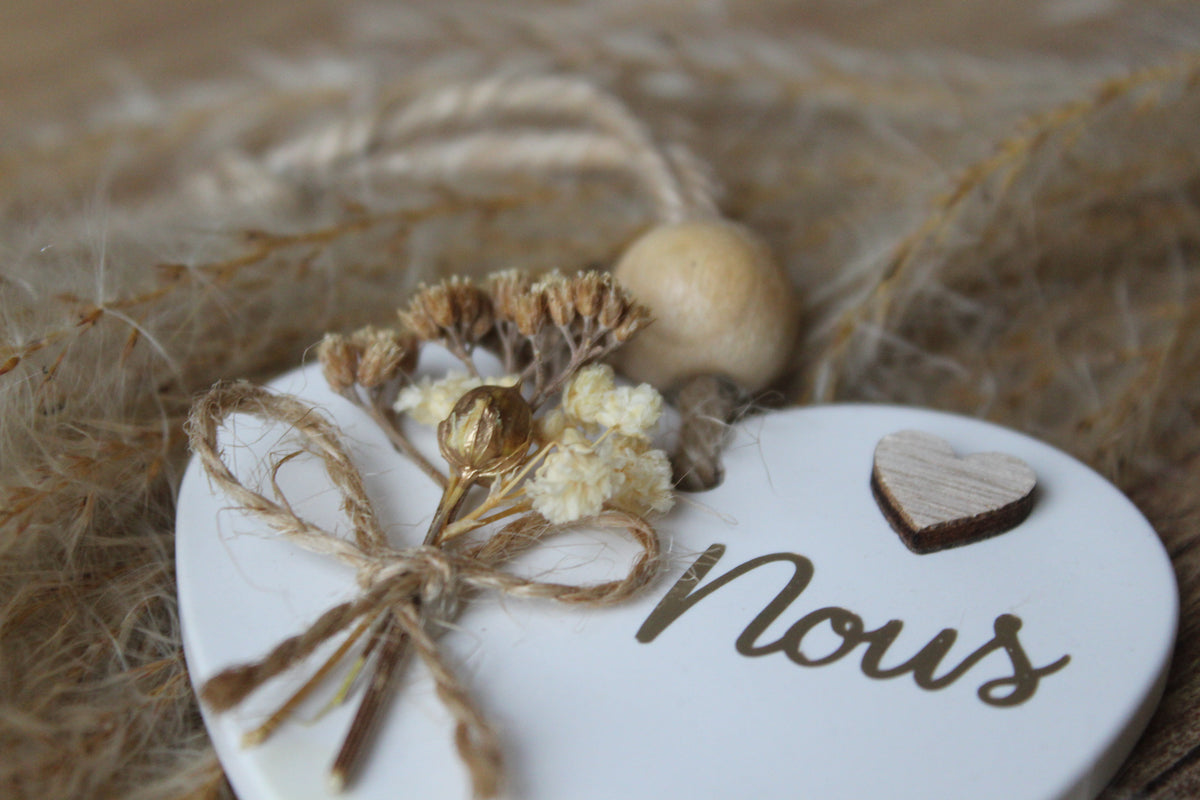 Cœur suspendu personnalisé en fleurs séchées