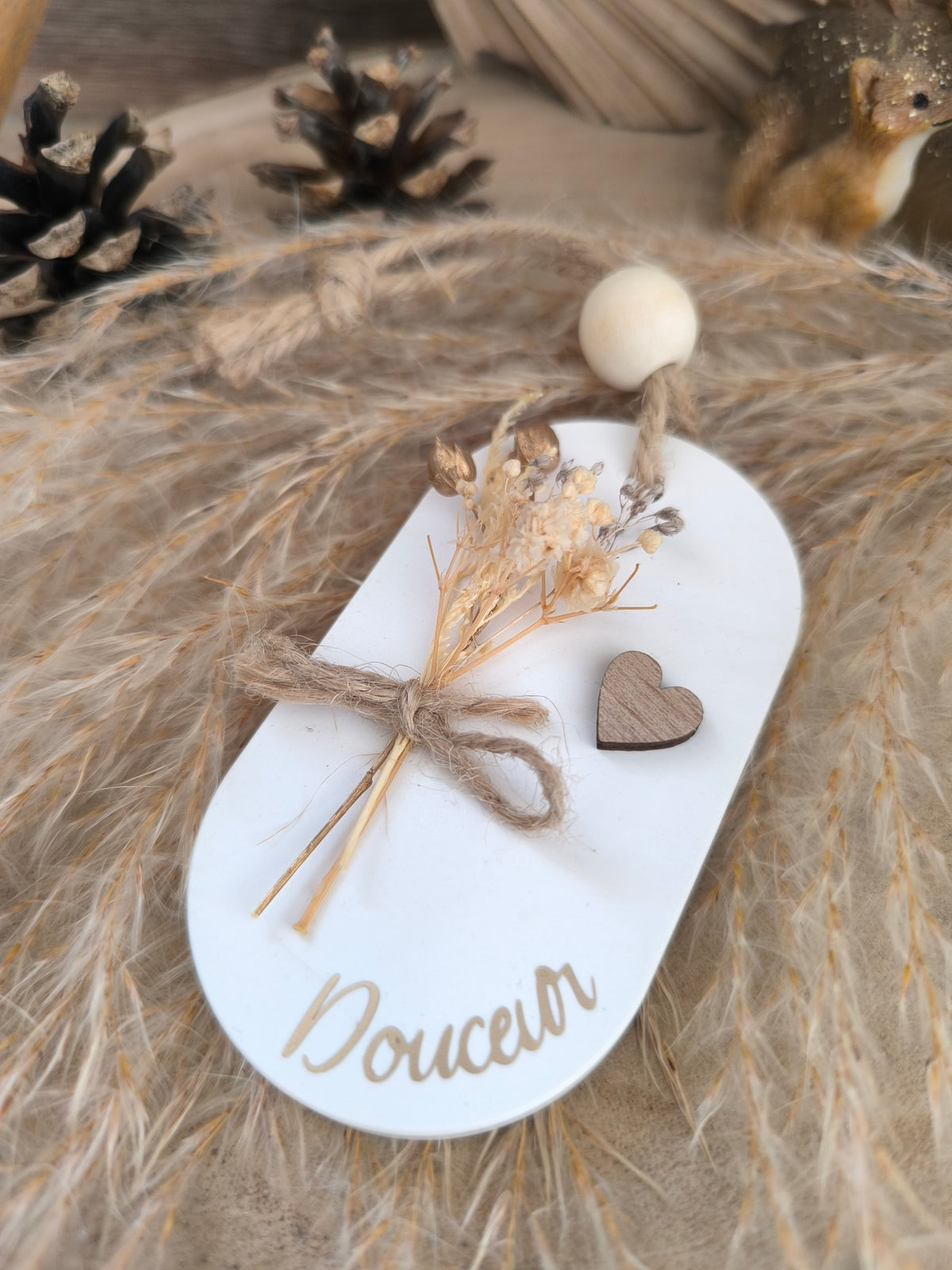 Décoration étiquette personnalisée en fleurs séchées