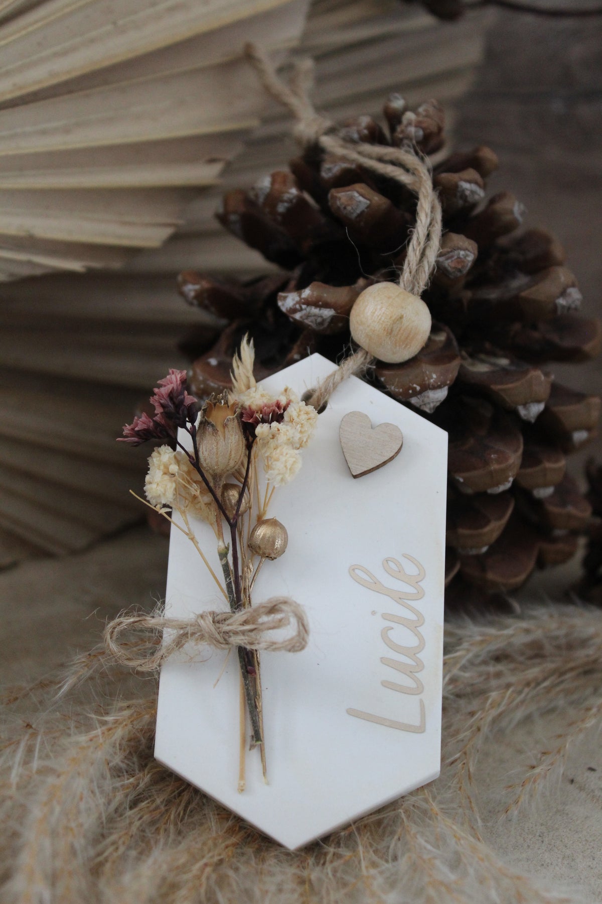 Décoration étiquette personnalisée en fleurs séchées