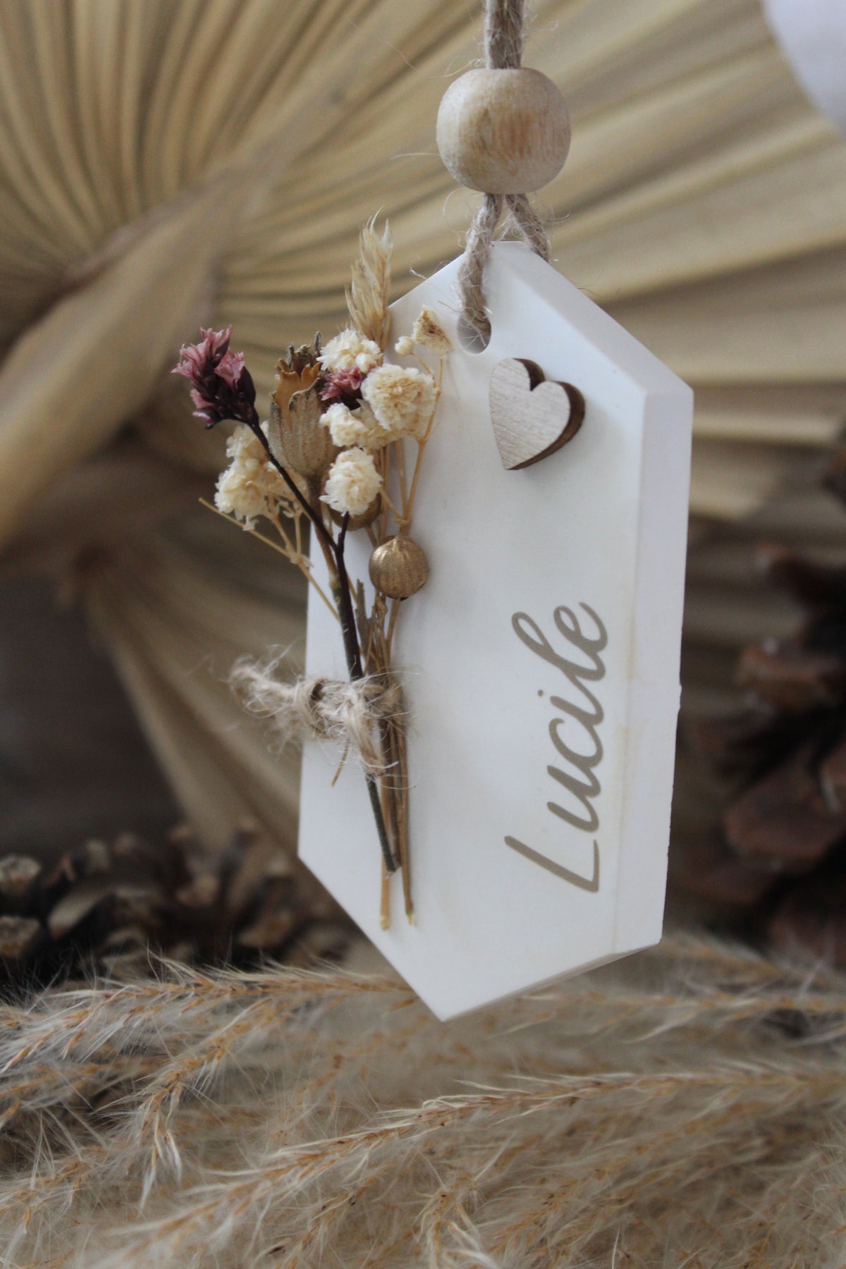 Décoration étiquette personnalisée en fleurs séchées