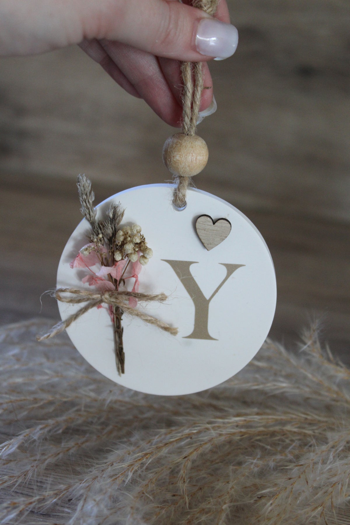 Décoration ronde personnalisée en fleurs séchées – Initiale