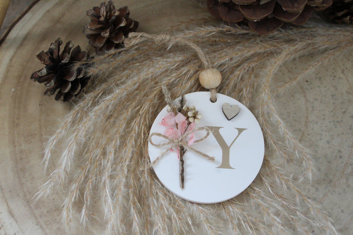 Décoration ronde personnalisée en fleurs séchées – Initiale