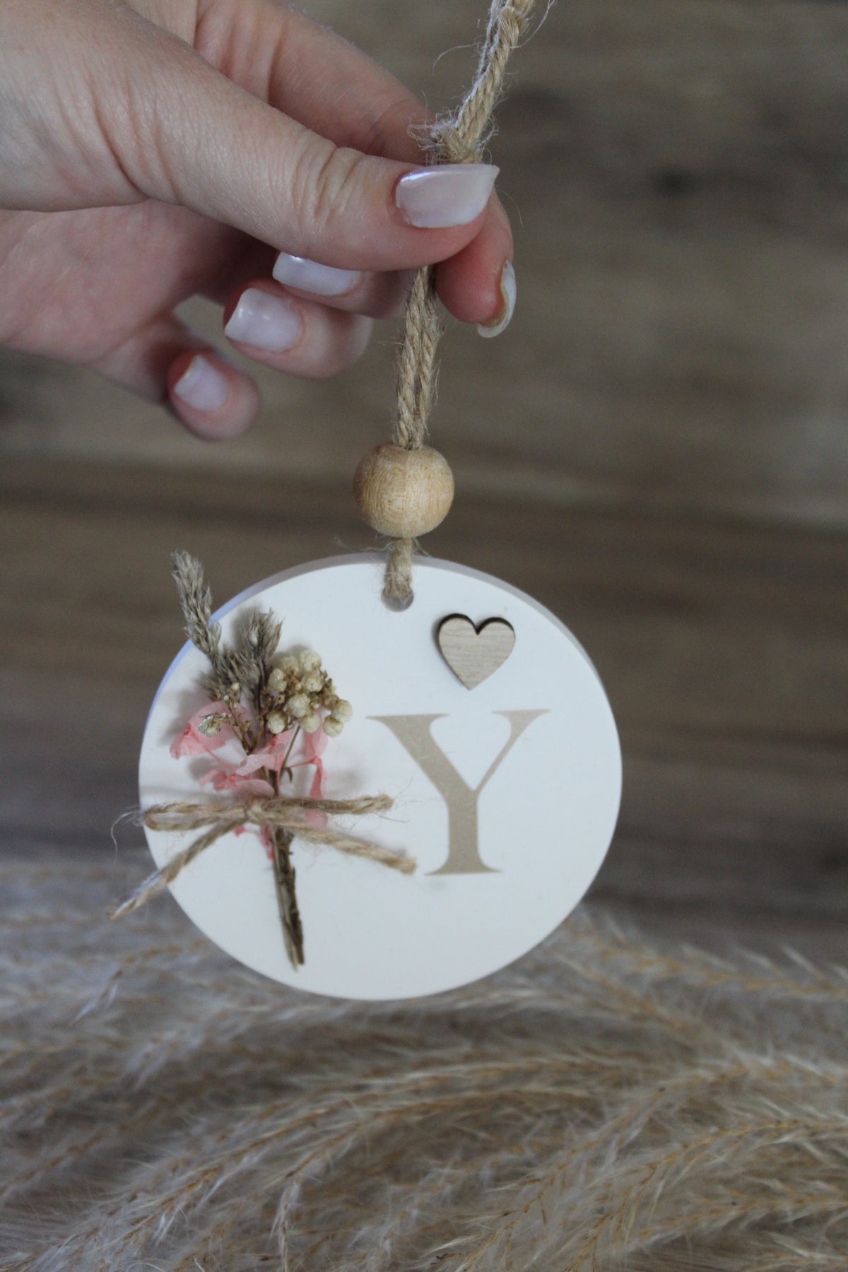 Décoration ronde personnalisée en fleurs séchées – Initiale