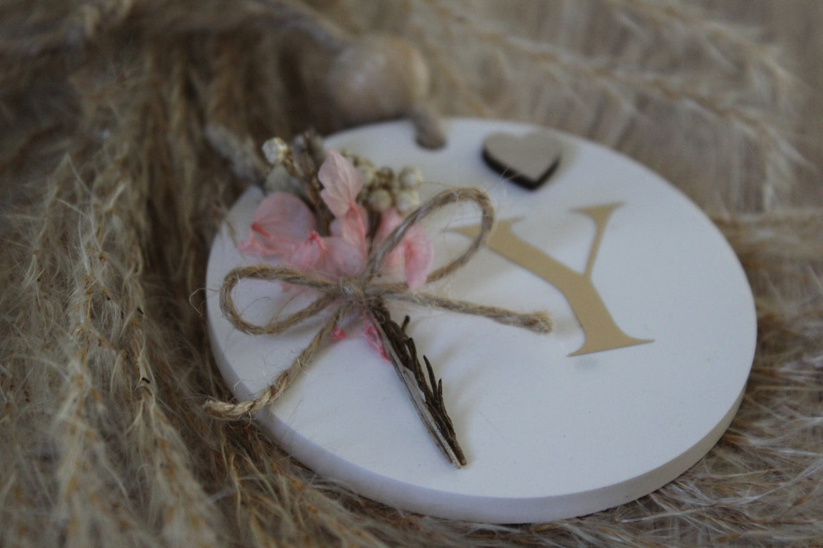 Décoration ronde personnalisée en fleurs séchées – Initiale