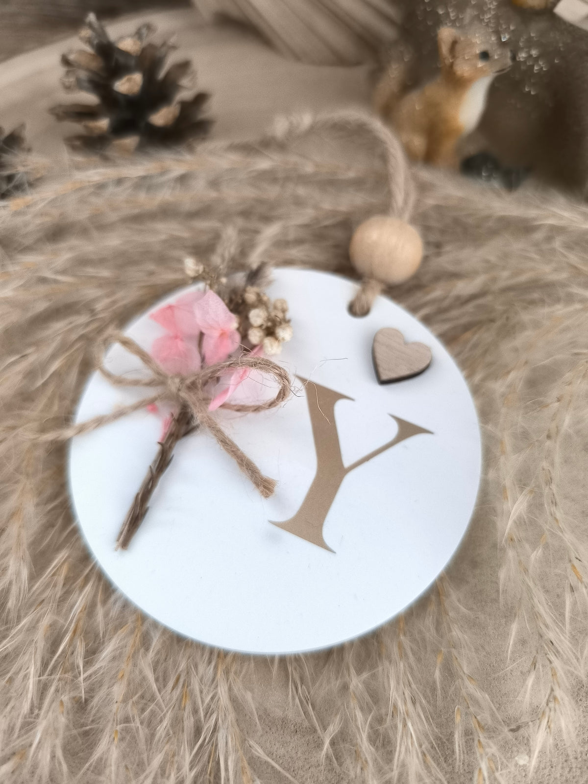 Décoration ronde personnalisée en fleurs séchées – Initiale