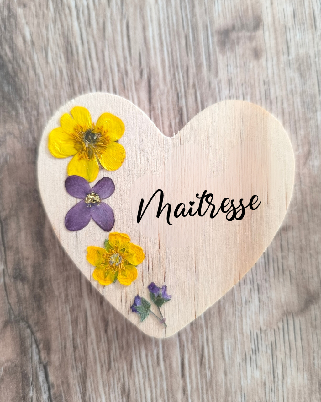 Magnet coeur bois fleurs séchées printemps
