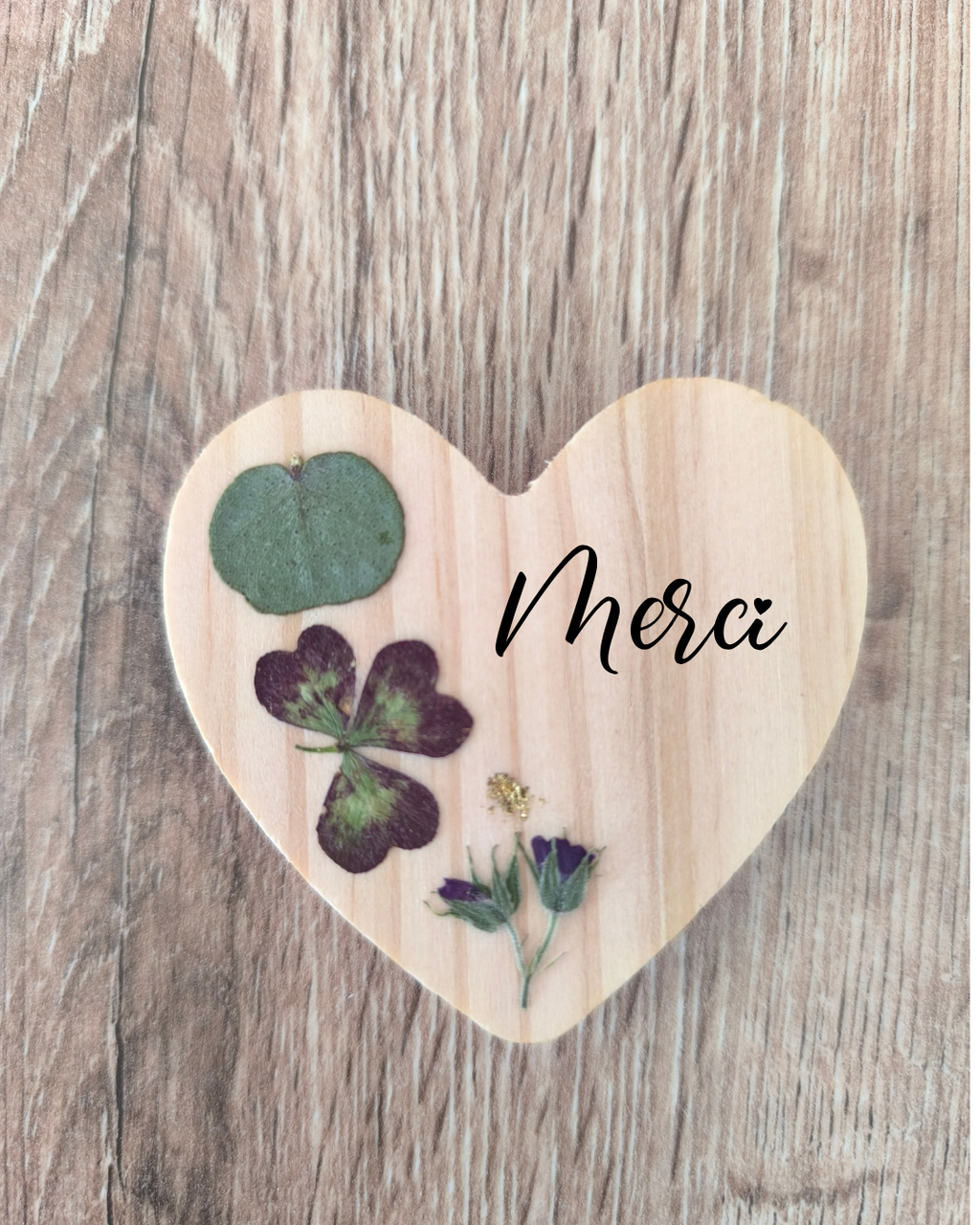 Magnets en bois coeur - Eucalyptus