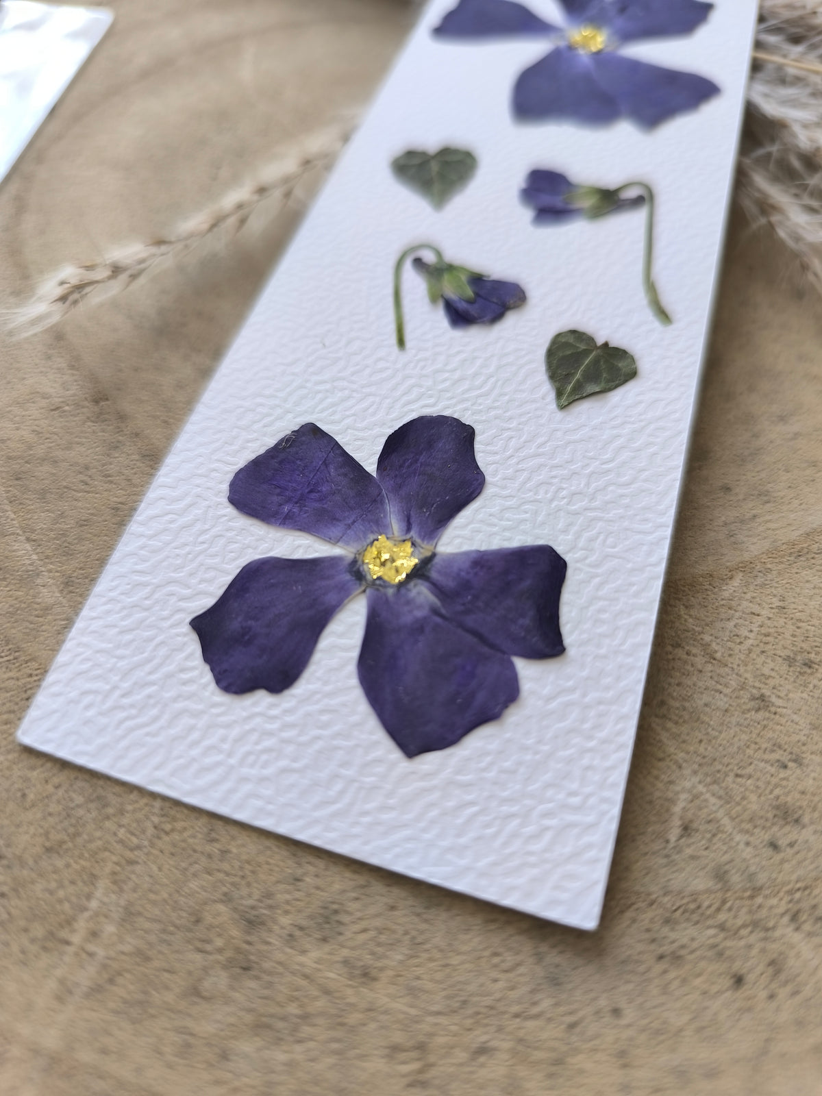Marque page pervenche fleurs séchées
