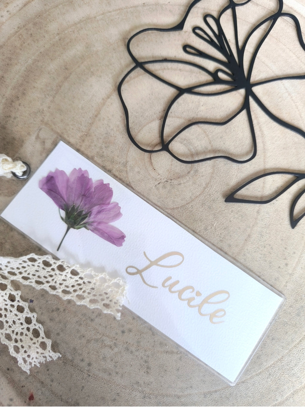 Marque page prénom fleurs séchées