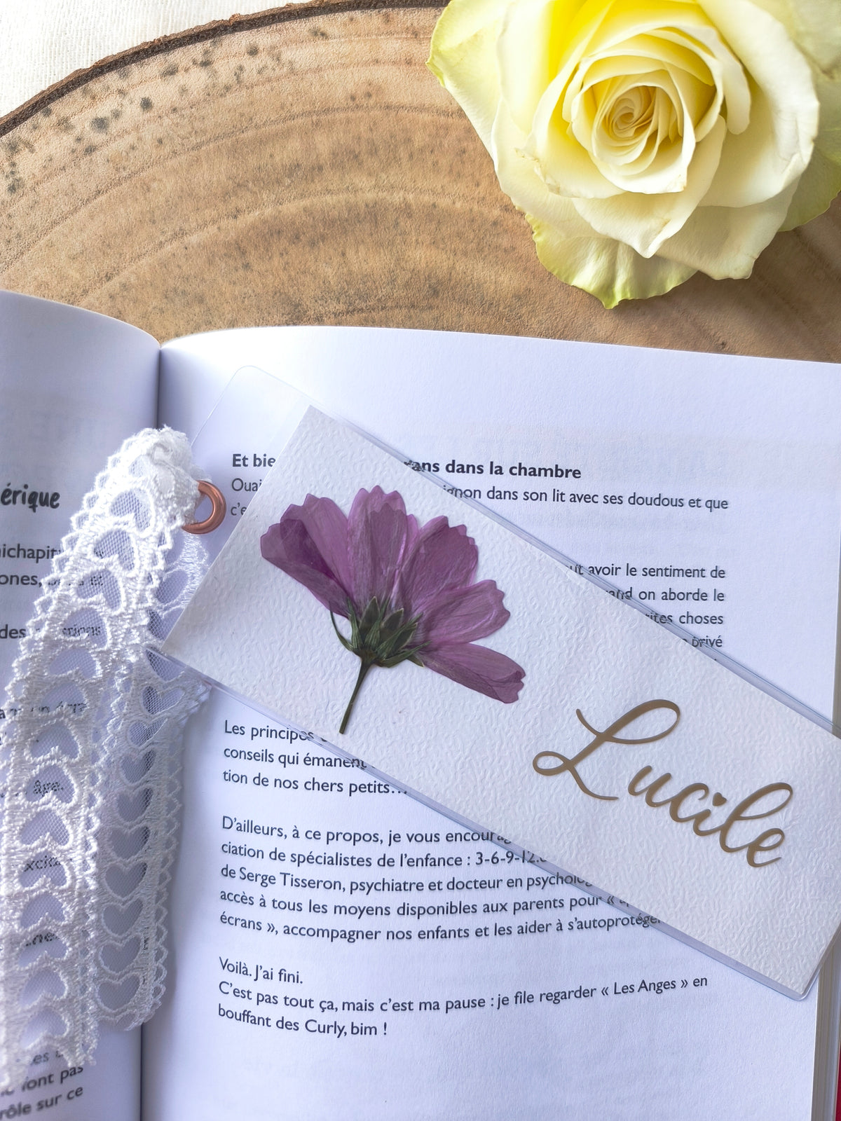 Marque page prénom fleurs séchées
