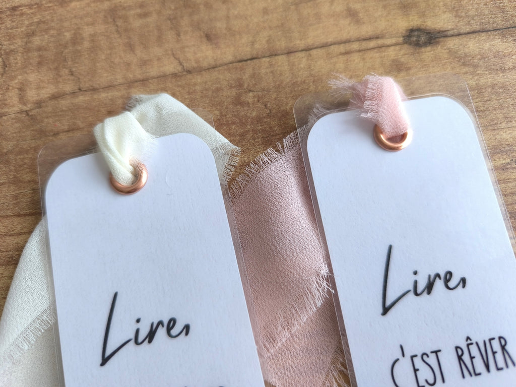 Marque-pages en tissu délicat avec inscription 'Lire, c'est rêver', idéal cadeau lecteur