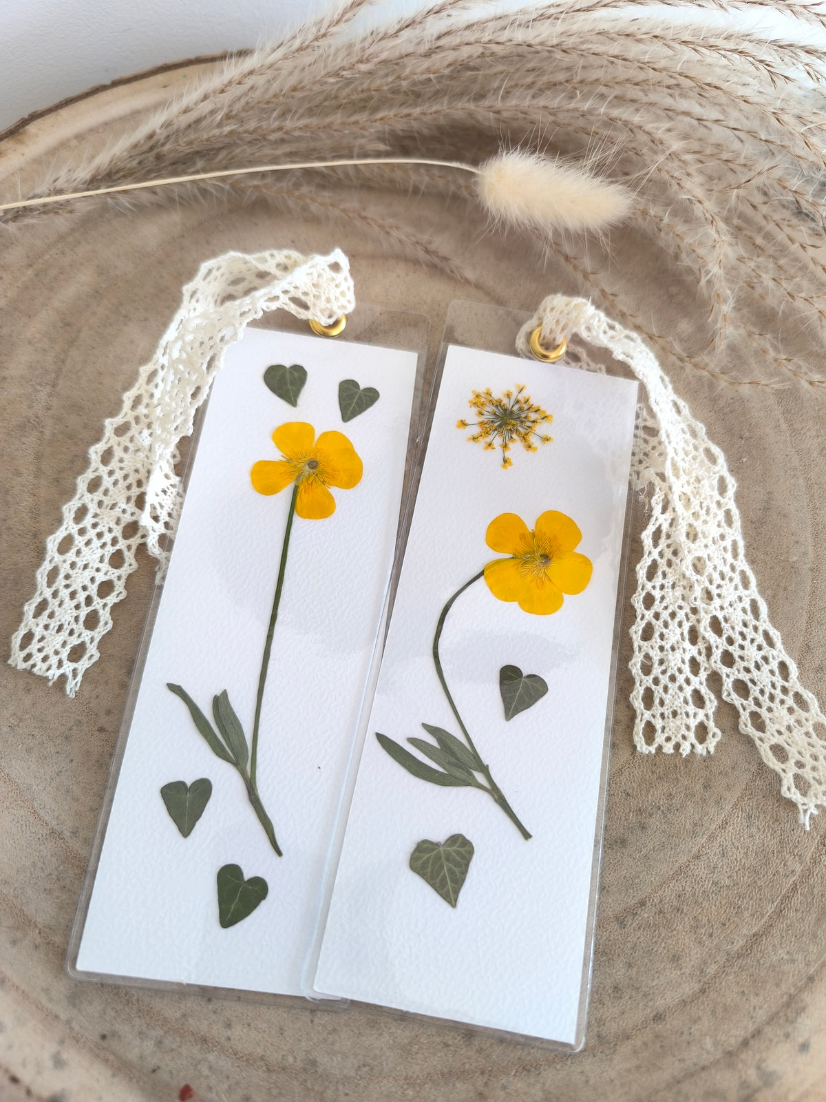 marque page bouton d'or fleurs