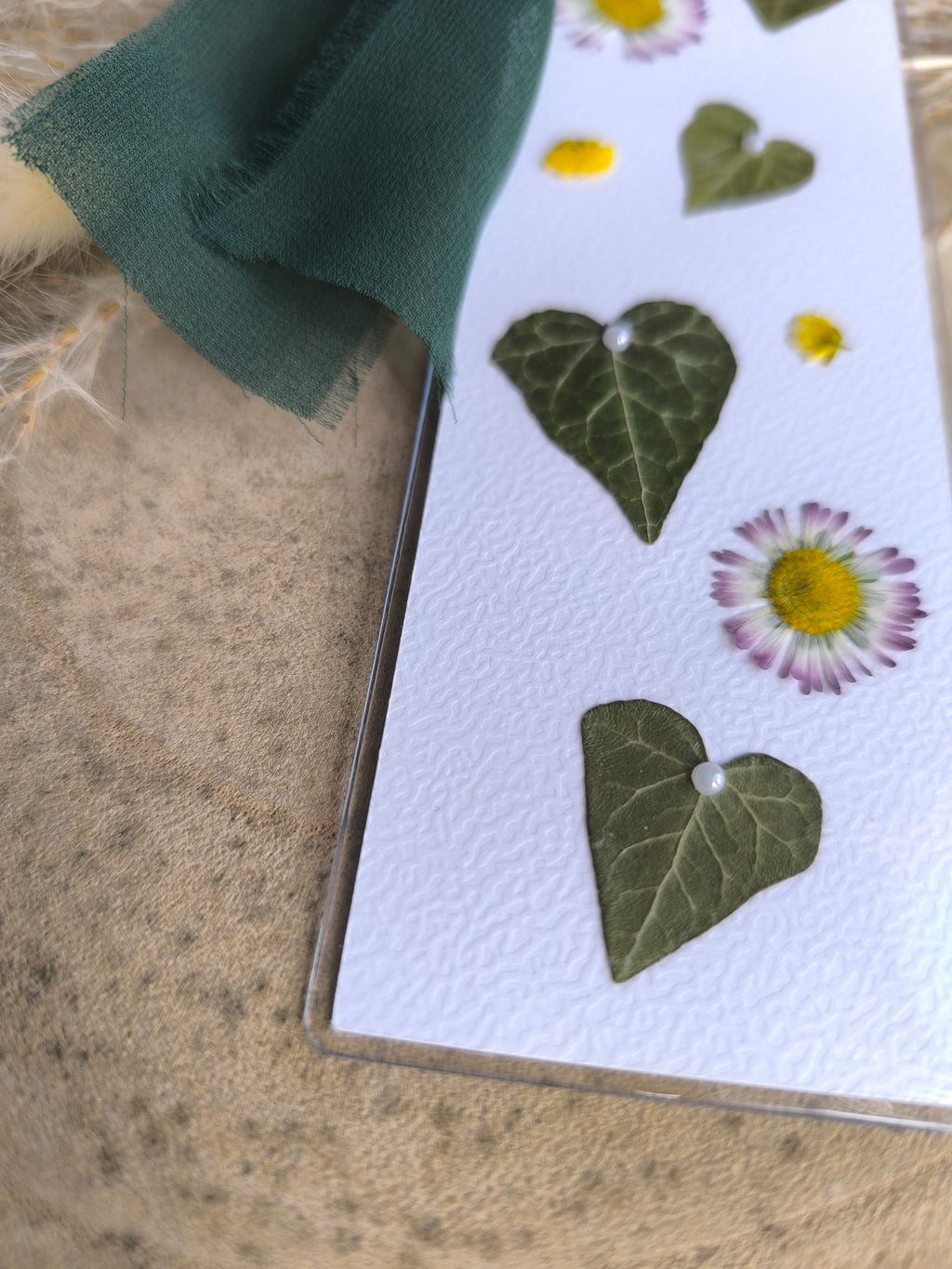 marque page coeur lierre fleurs séchées