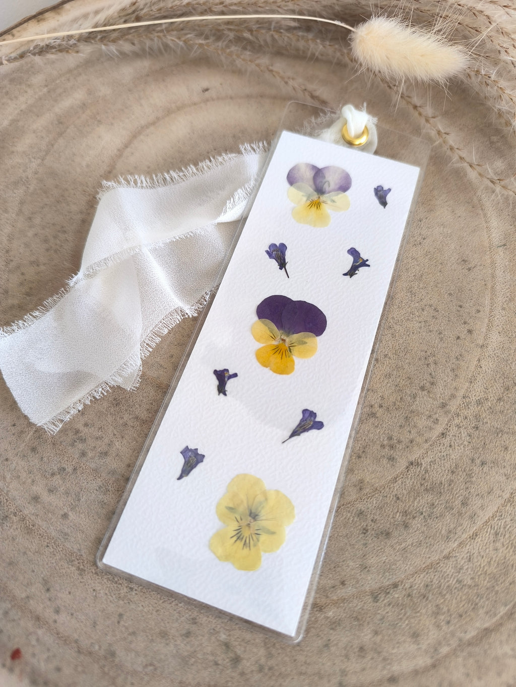 marque page pensées fleurs séchées