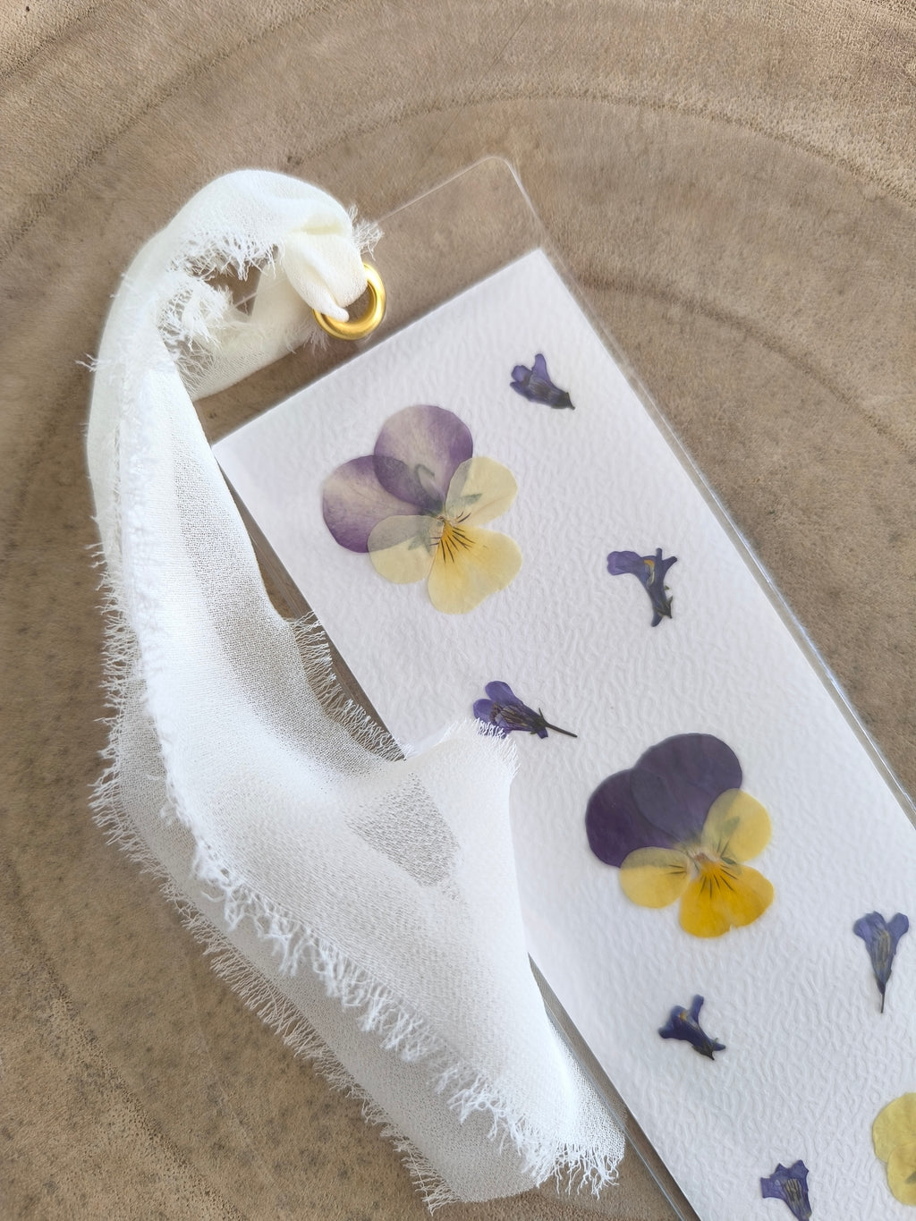 marque page pensées fleurs séchées