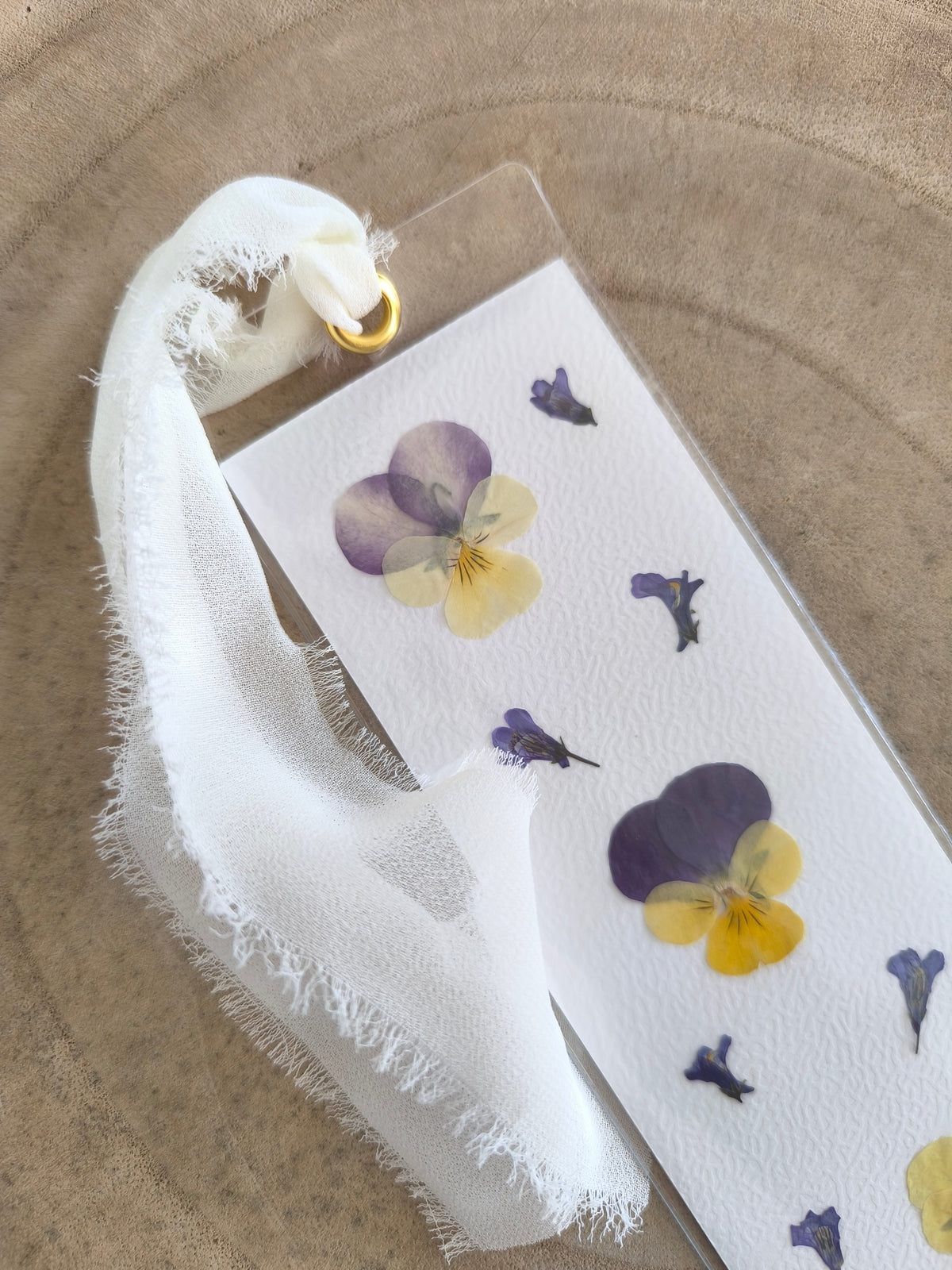 marque page pensées fleurs séchées
