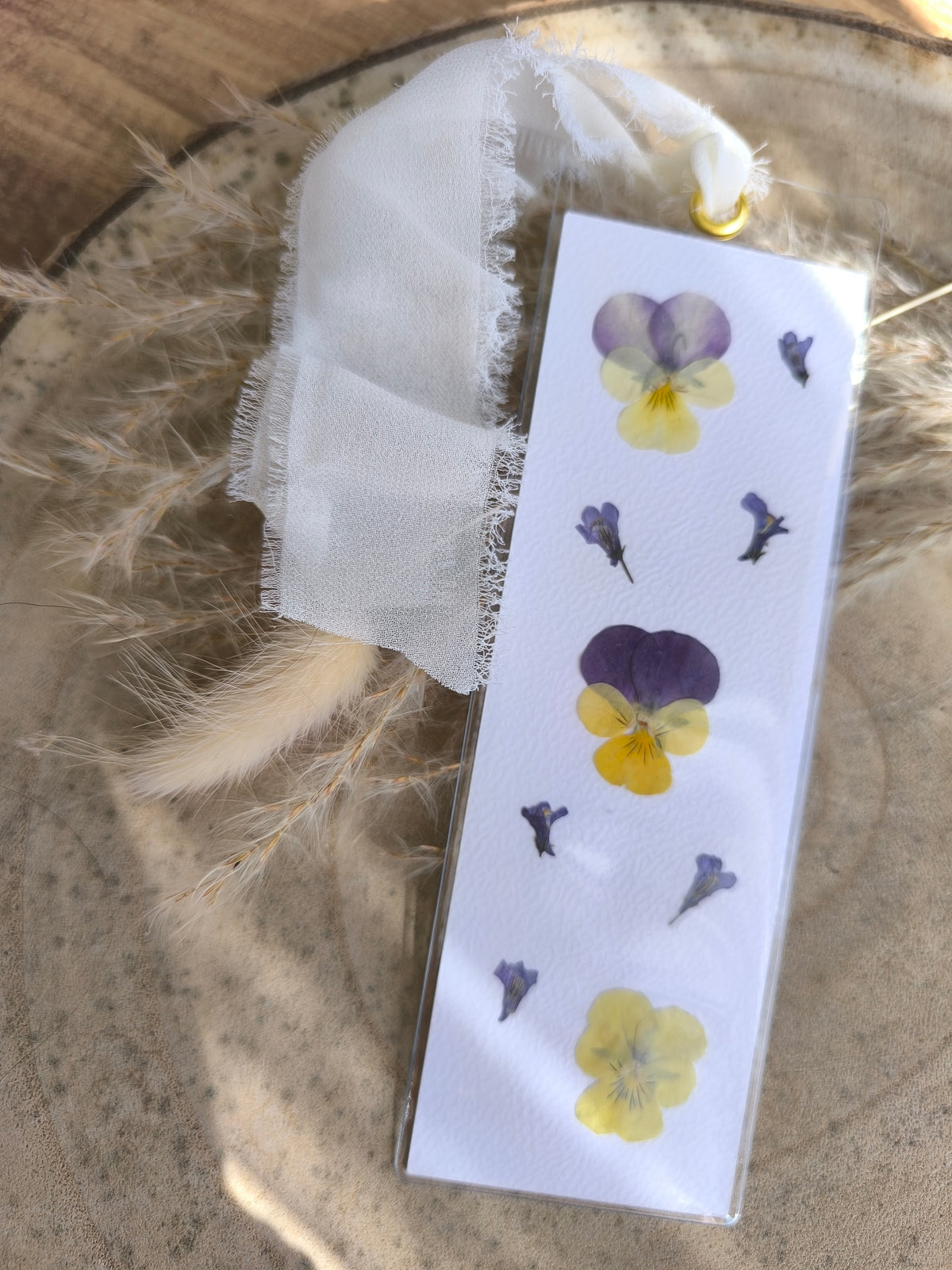 marque page pensées fleurs séchées