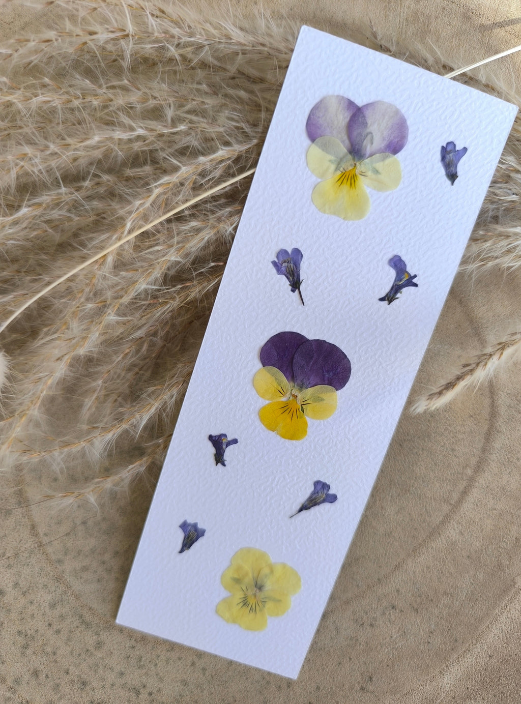 marque page pensées fleurs séchées