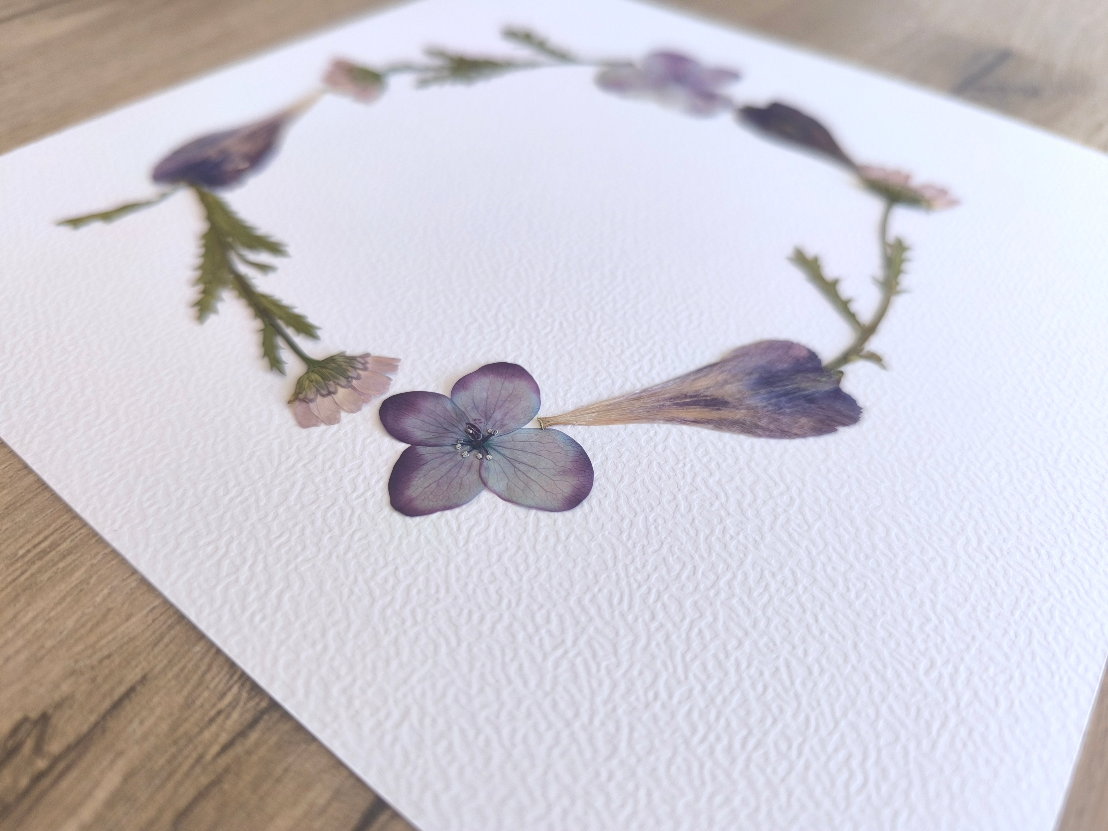 Herbier couronne - Lys des incas et hortensia