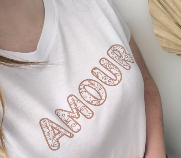 T-shirt AMOUR fleuris – Image 2