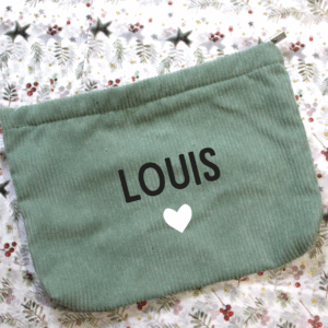 Pochette velours vert sauge à personnaliser