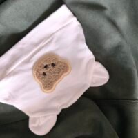 Bonnet de naissance bébé – ourson 3D