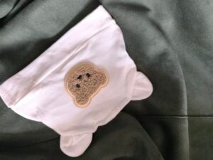 Bonnet de naissance bébé - ourson 3D
